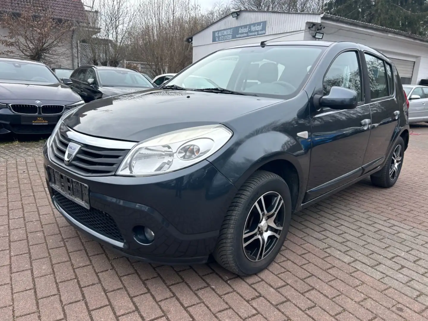 Dacia Sandero Laureate *Klima*1.Hand*8-Fach* Grau - 1