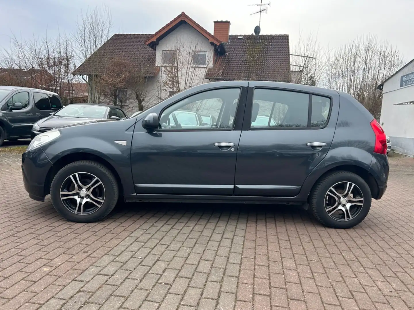 Dacia Sandero Laureate *Klima*1.Hand*8-Fach* Grau - 2