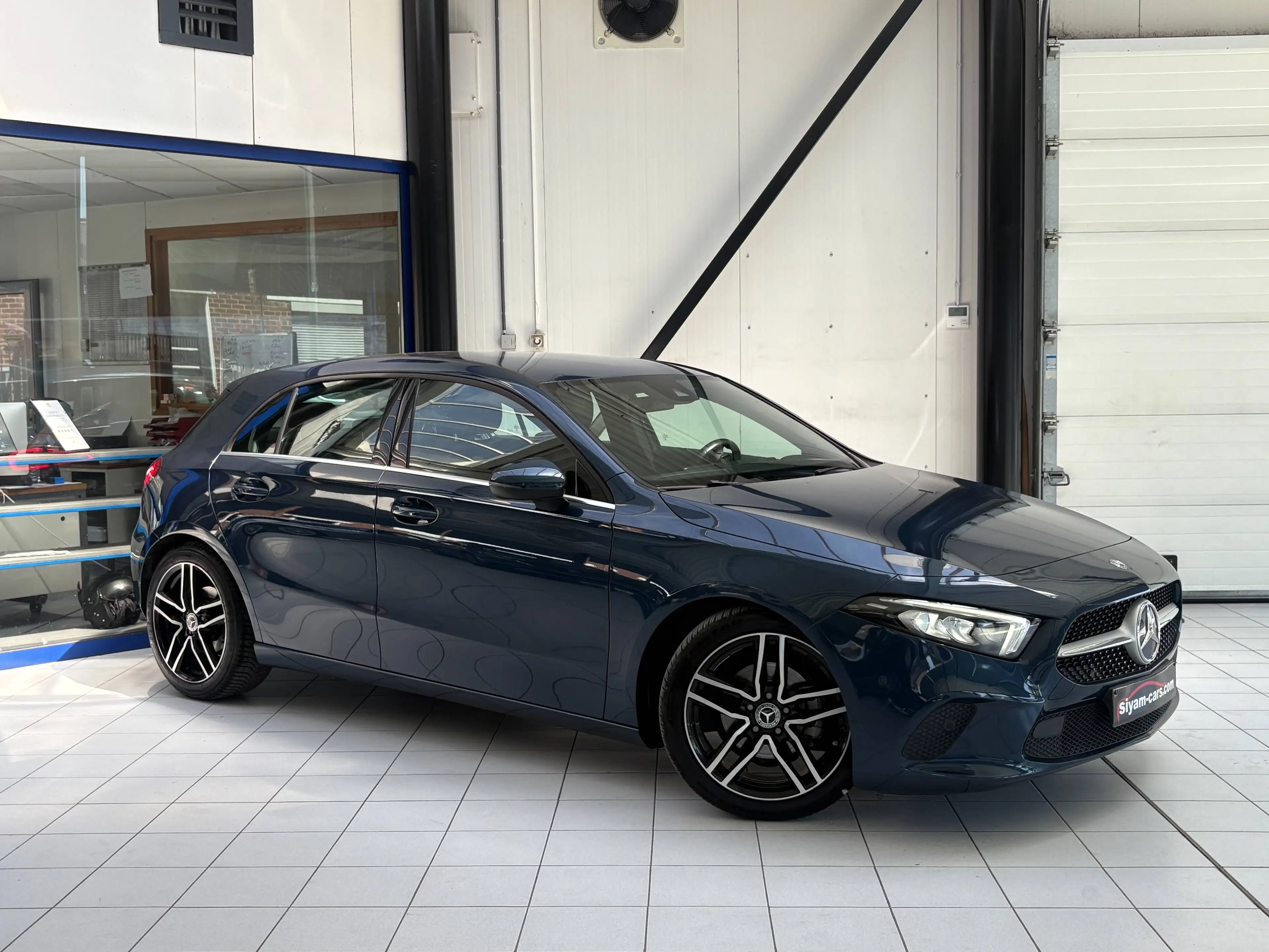 Mercedes-Benz A 180 A 180 d *XENON * GPS * CUIR * PDC * CAMERA * JANTES * CARNET * — photo 7