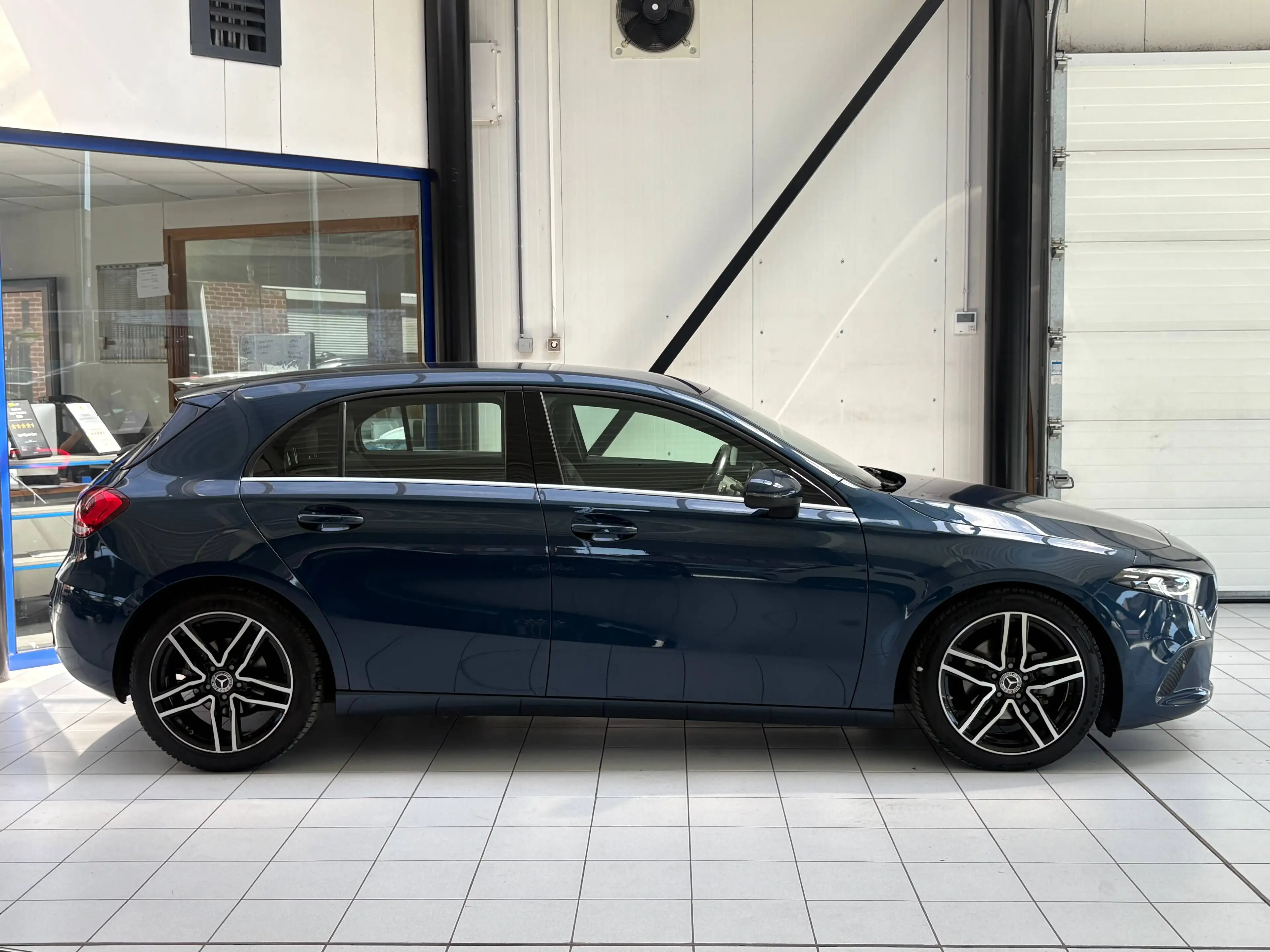 Mercedes-Benz A 180 A 180 d *XENON * GPS * CUIR * PDC * CAMERA * JANTES * CARNET * — photo 6