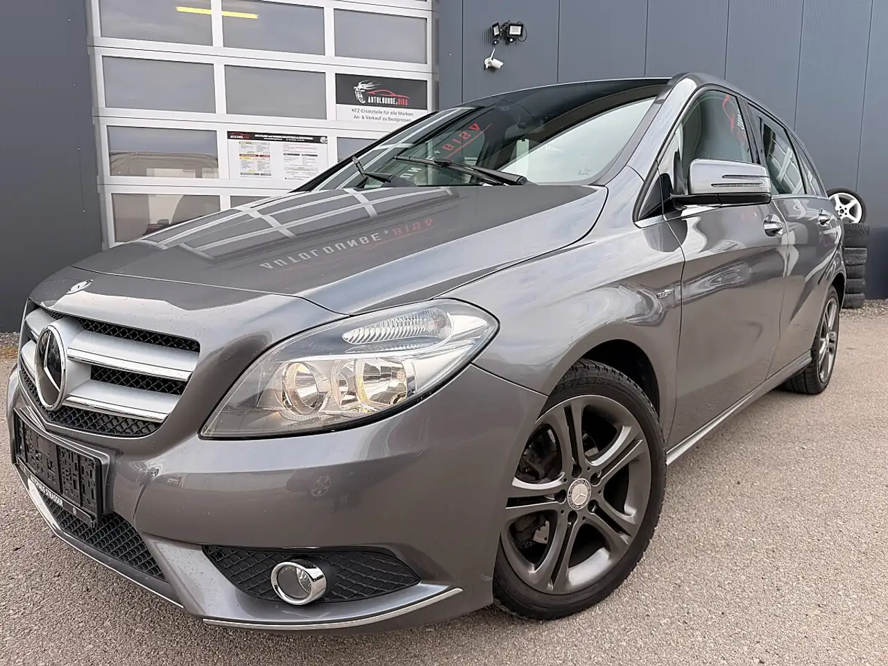 Mercedes-Benz B 200