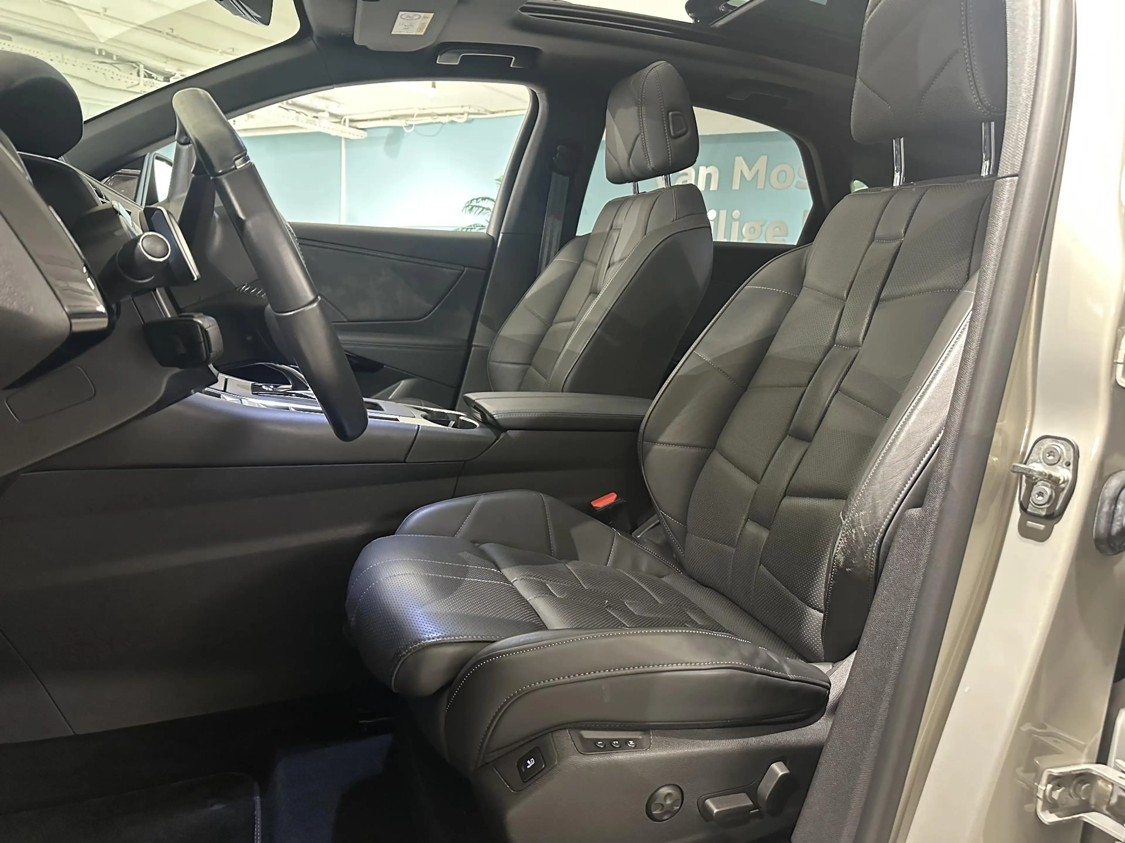 DS Automobiles DS 7 E-Tense 300 4x4 Opéra — photo 12
