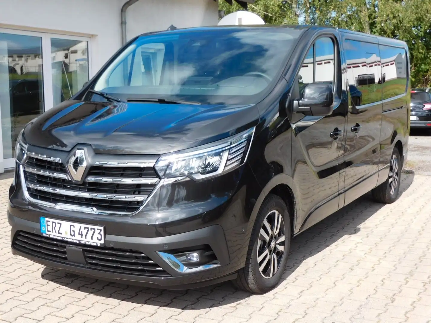 Renault Trafic Schwarz - 1
