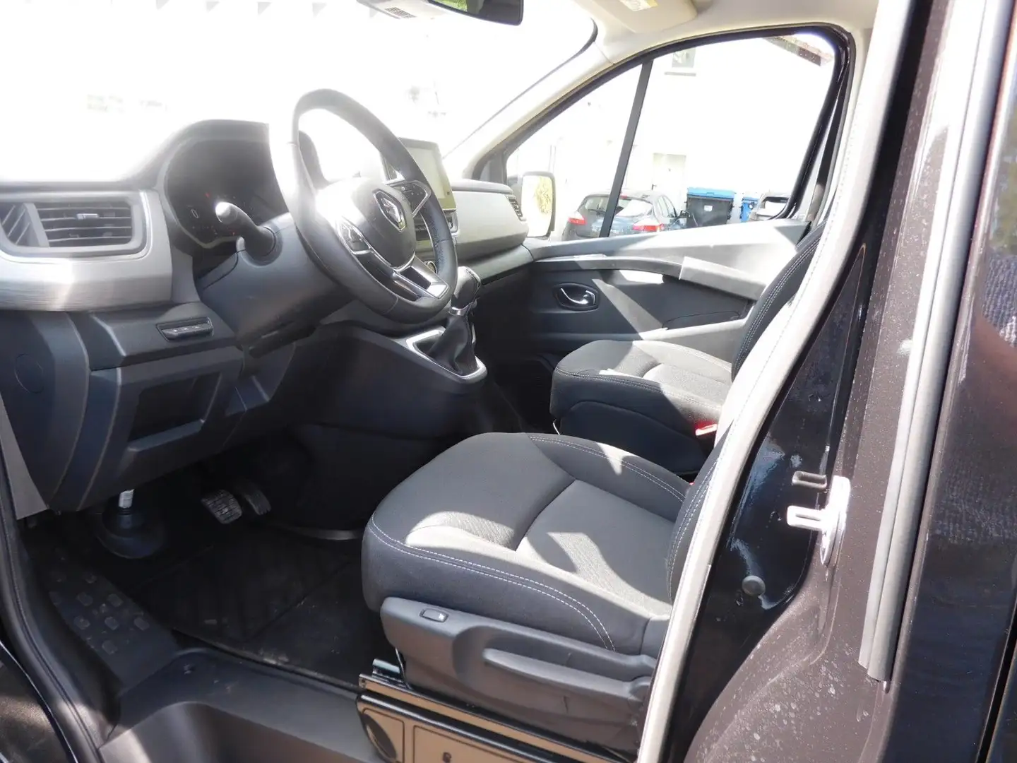 Renault Trafic Schwarz - 2