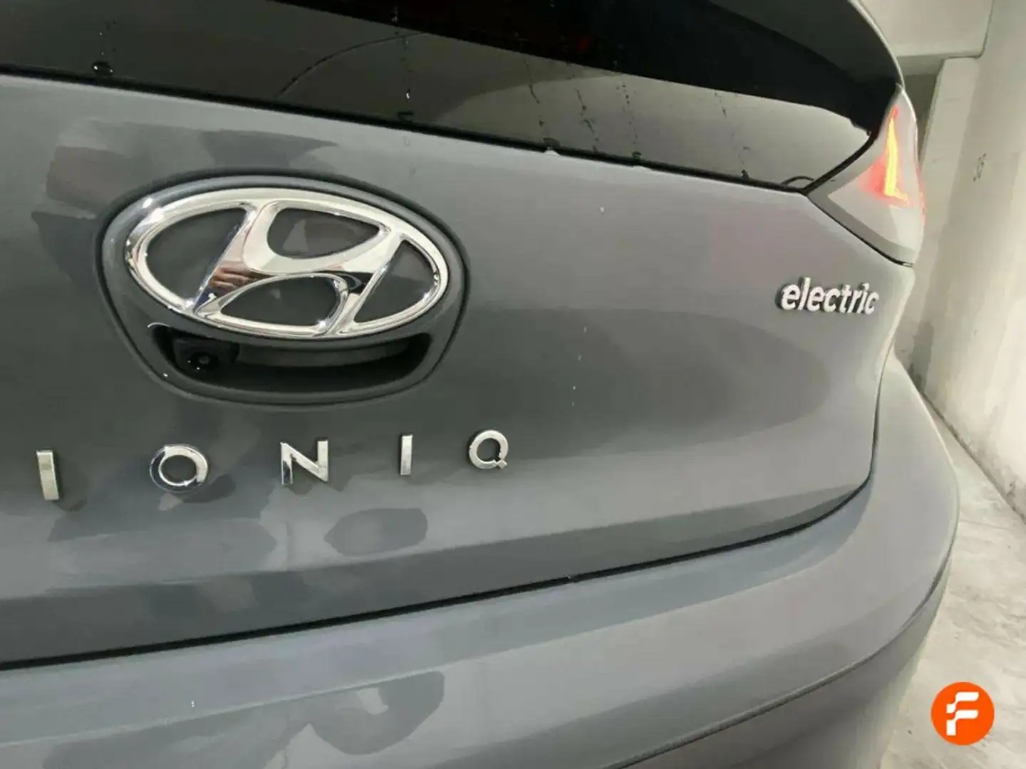 Hyundai IONIQ EV Tecno Gris - 2