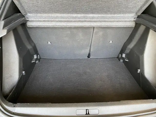 Peugeot 2008 view 9
