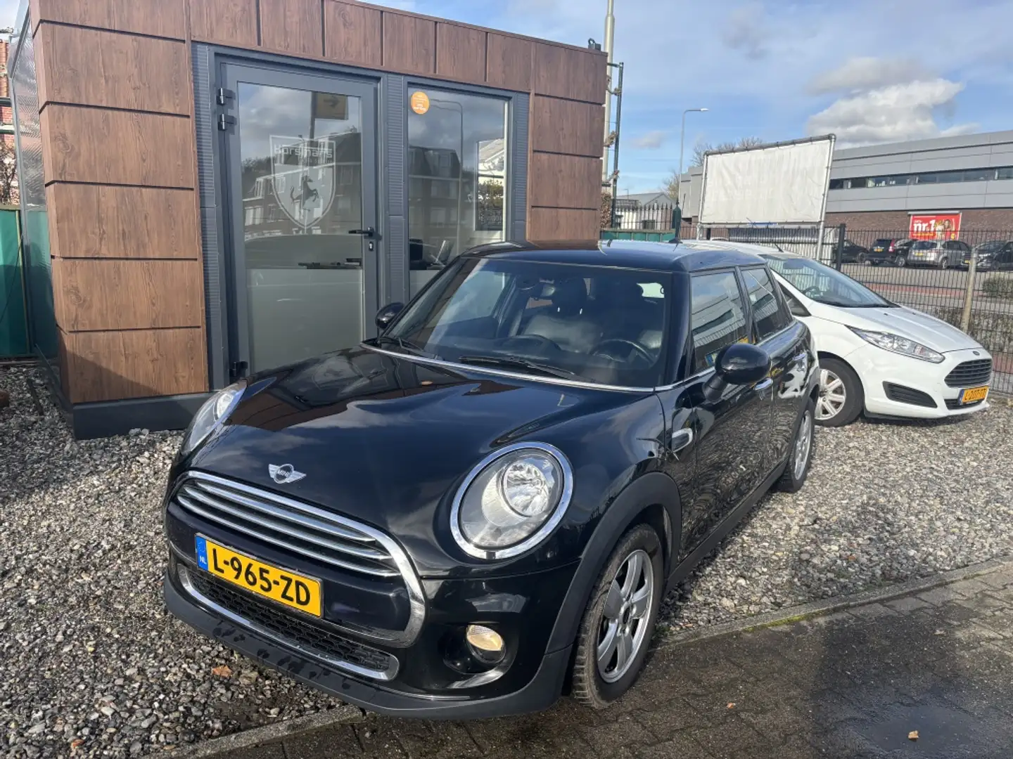 MINI Cooper Mini 1.5 Salt Bns. Zwart - 1