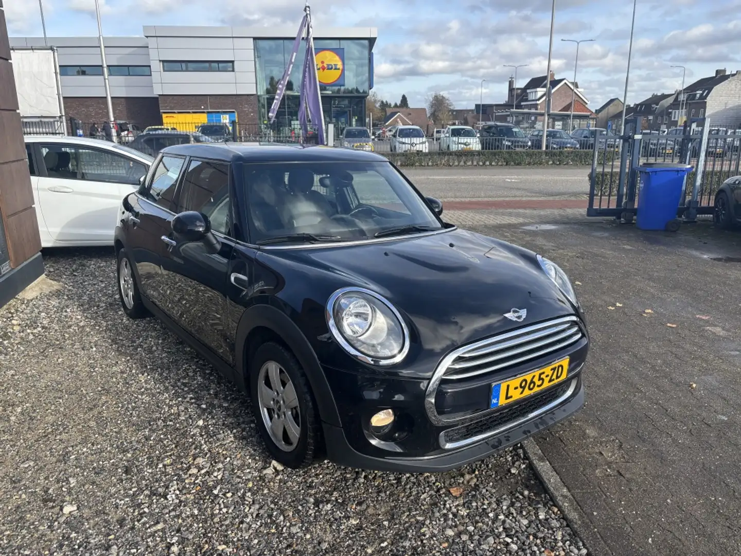 MINI Cooper Mini 1.5 Salt Bns. Zwart - 2