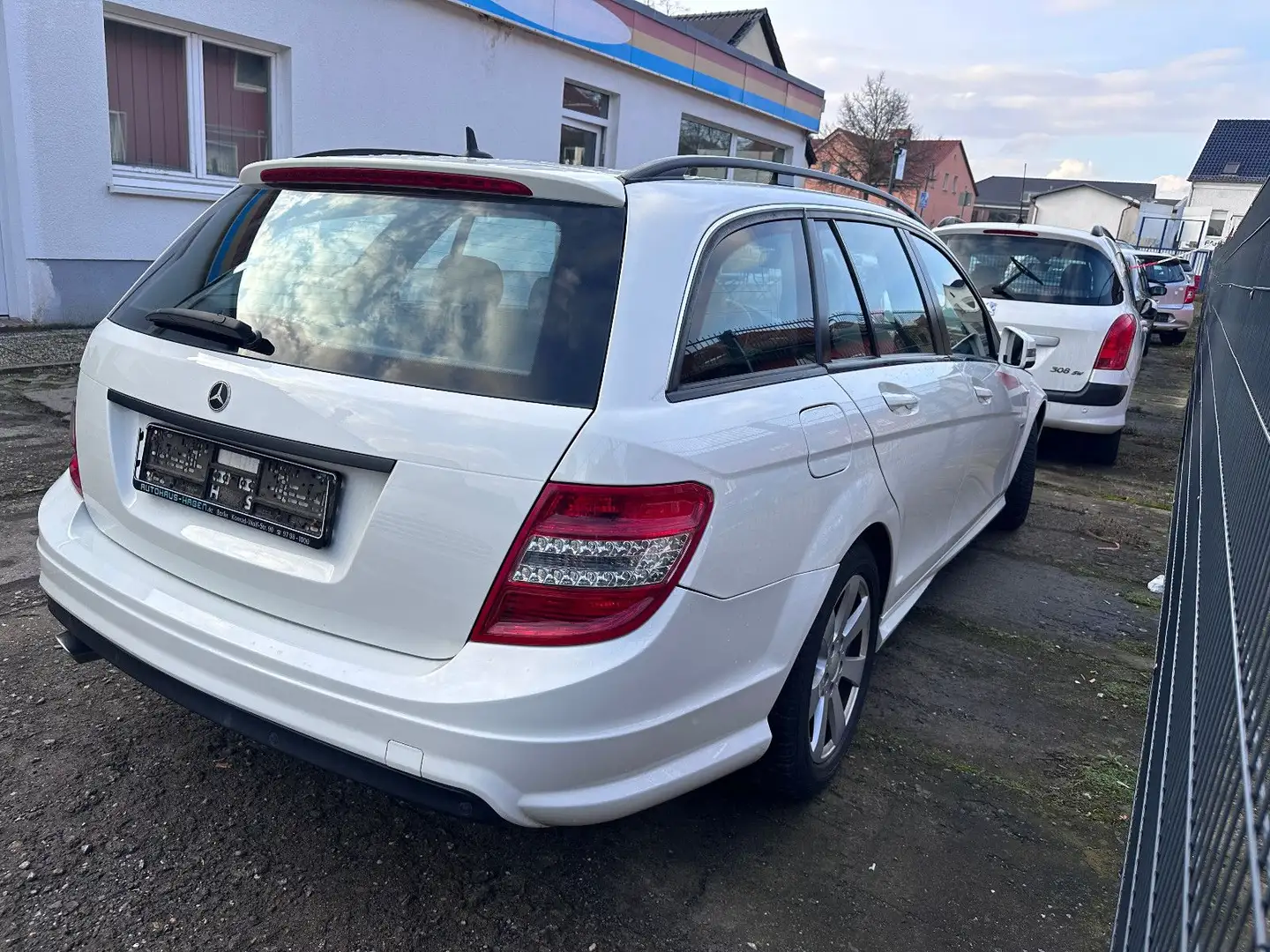 Mercedes-Benz C 250 T CDI  AMG AUTOMATIK+XENON+LEDER+PDC Weiß - 2
