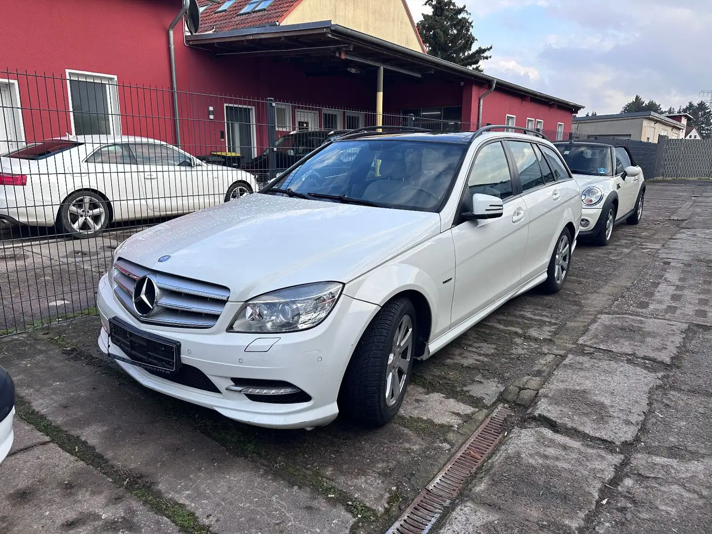 Mercedes-Benz C 250 T CDI  AMG AUTOMATIK+XENON+LEDER+PDC Weiß - 1