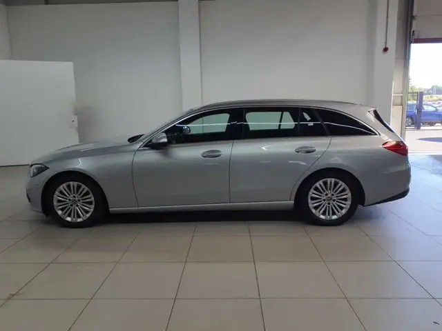 Mercedes-Benz C-Class view 6