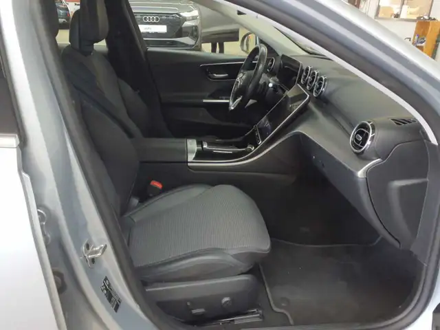 Mercedes-Benz C-Class view 12
