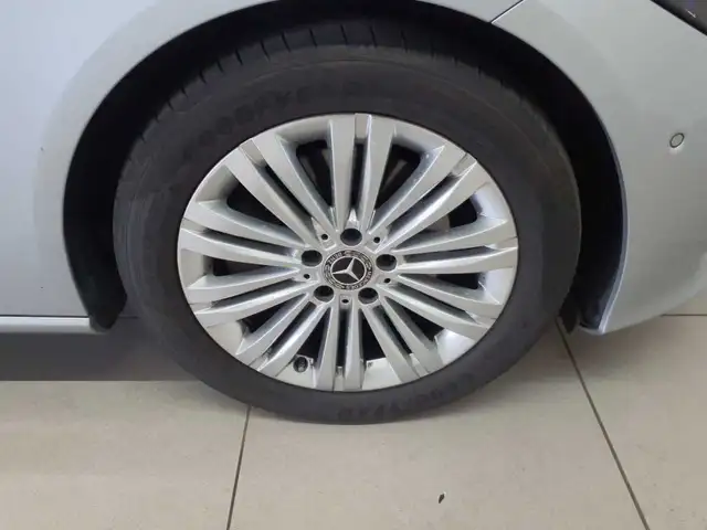 Mercedes-Benz C-Class view 14