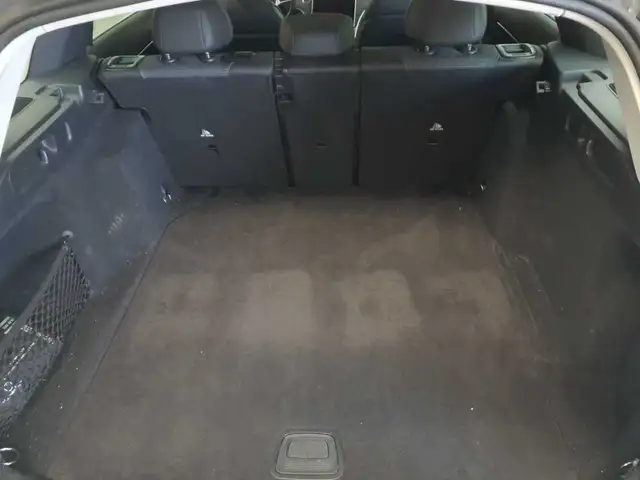 Mercedes-Benz C-Class view 10
