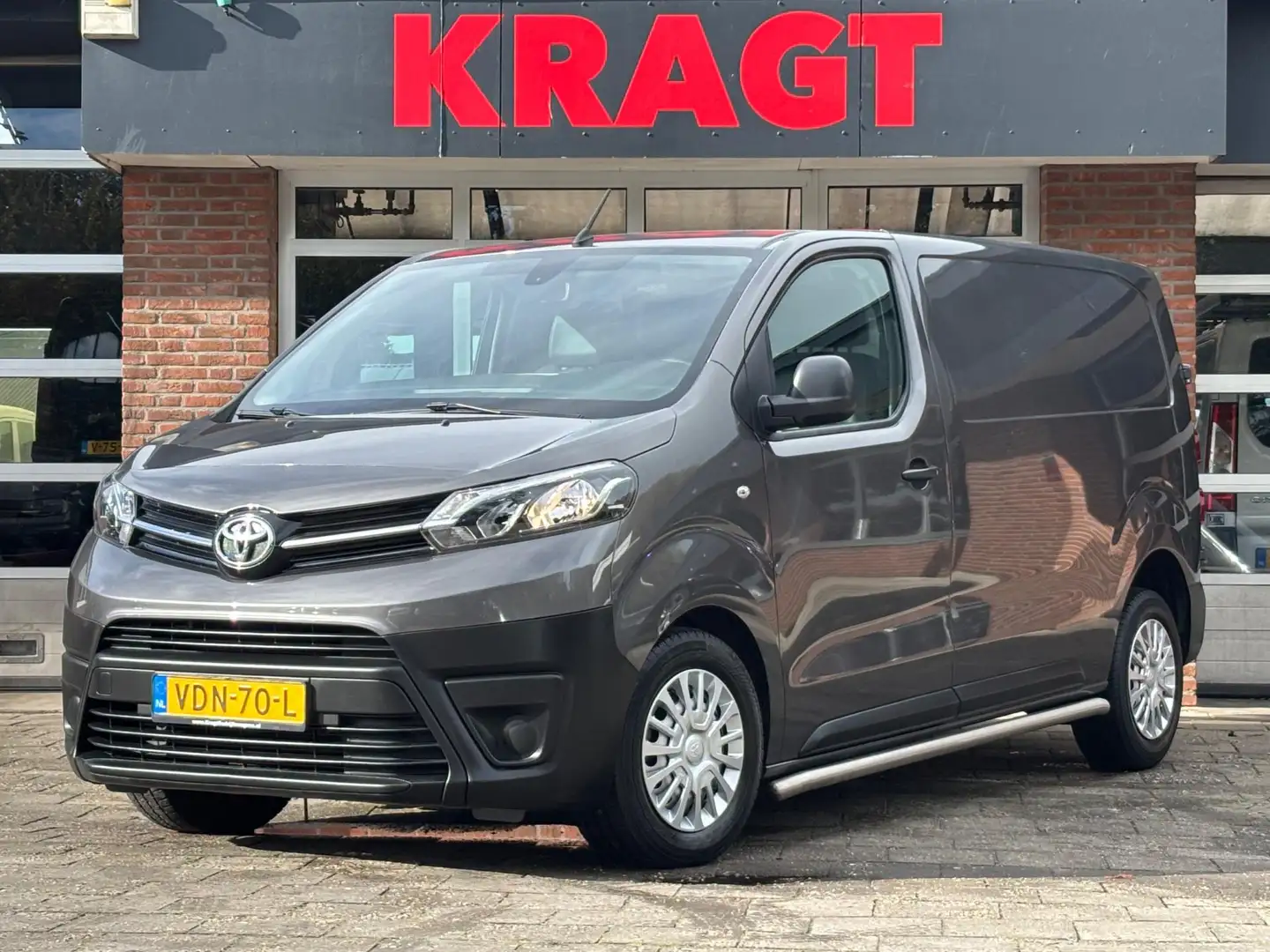 Toyota Proace Worker 2.0|122PK|EURO6|1e EIG|AUTOMAAT|cruise|navi Grijs - 2
