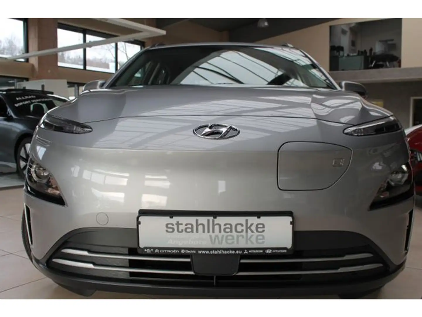 Hyundai KONA Elektro MY23 (100kW) SELECT-Paket Srebrny - 2