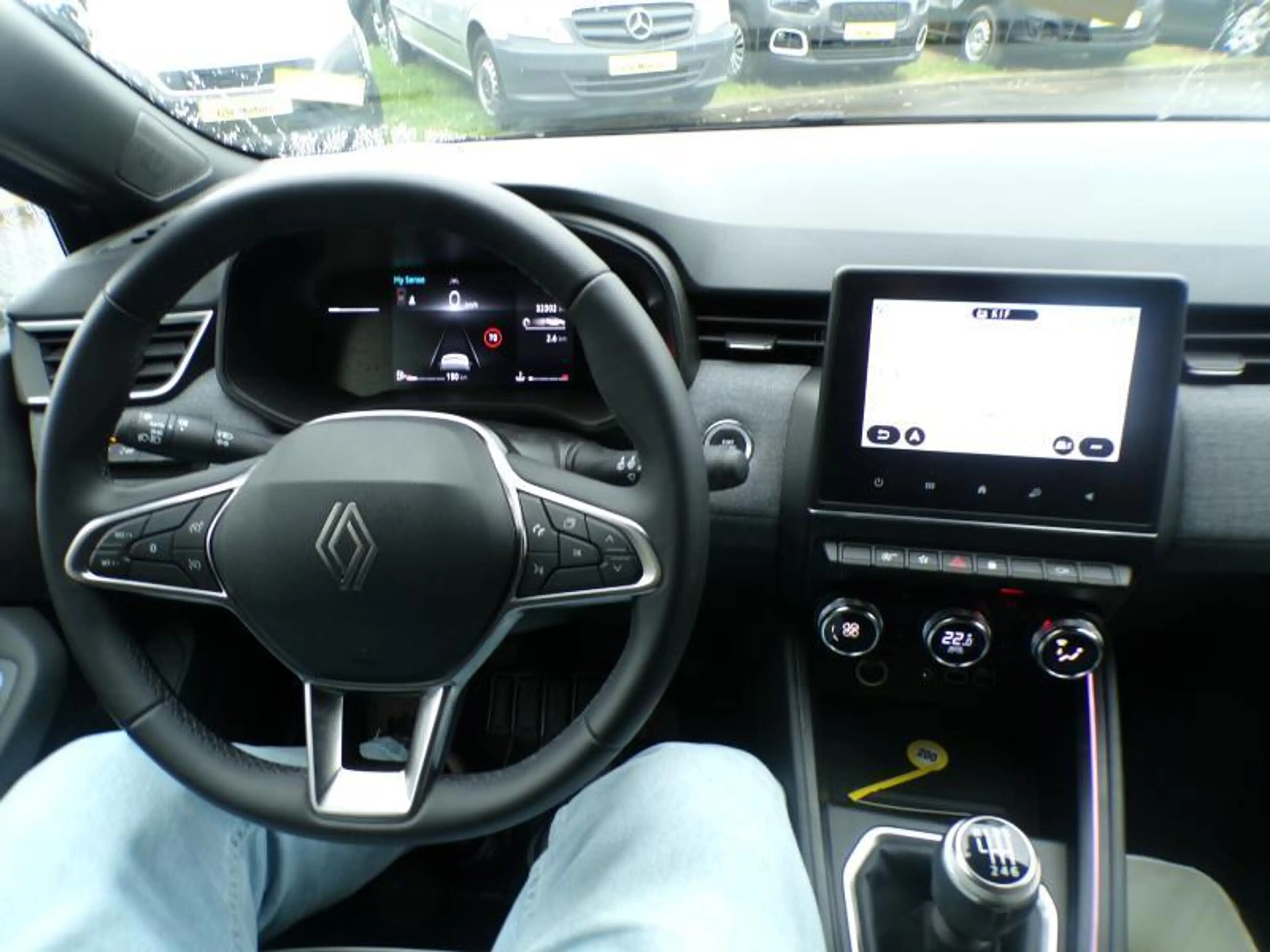 Renault Clio 1.0 91cv Bleu 08/25 32.302km Airco GPS Camera — photo 11