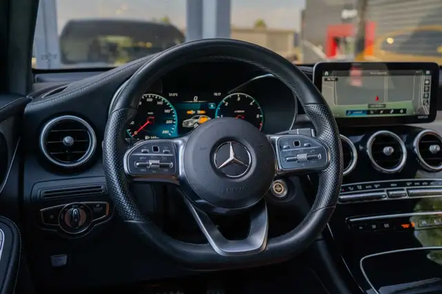 Mercedes-Benz GLC view 9
