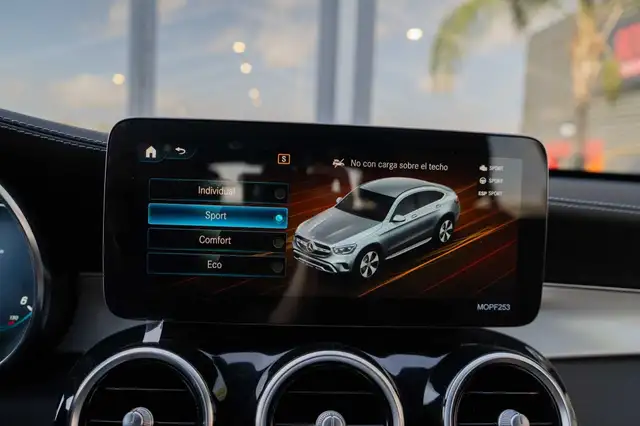 Mercedes-Benz GLC view 13