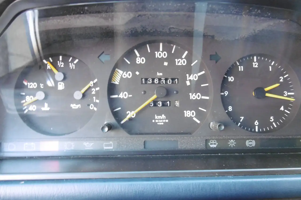 Mercedes-Benz 200 DIESEL 136000 KM !!! Etat concours !!!, foto 10