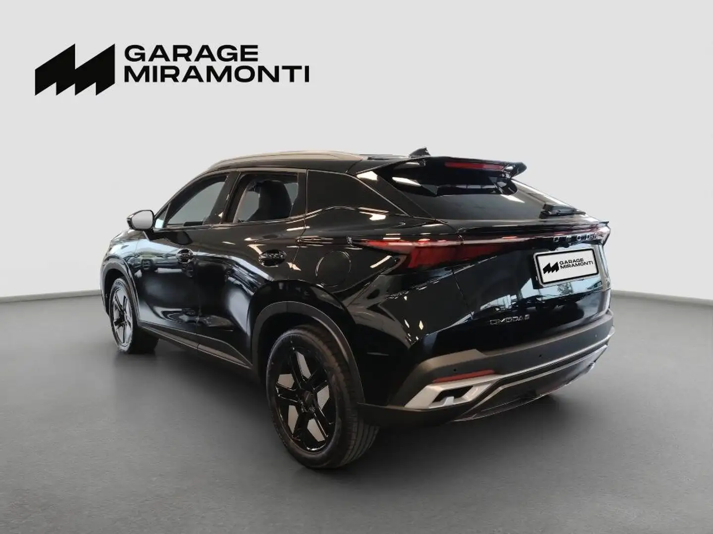 Omoda 5 1.6 tgdi Premium auto Zwart - 2
