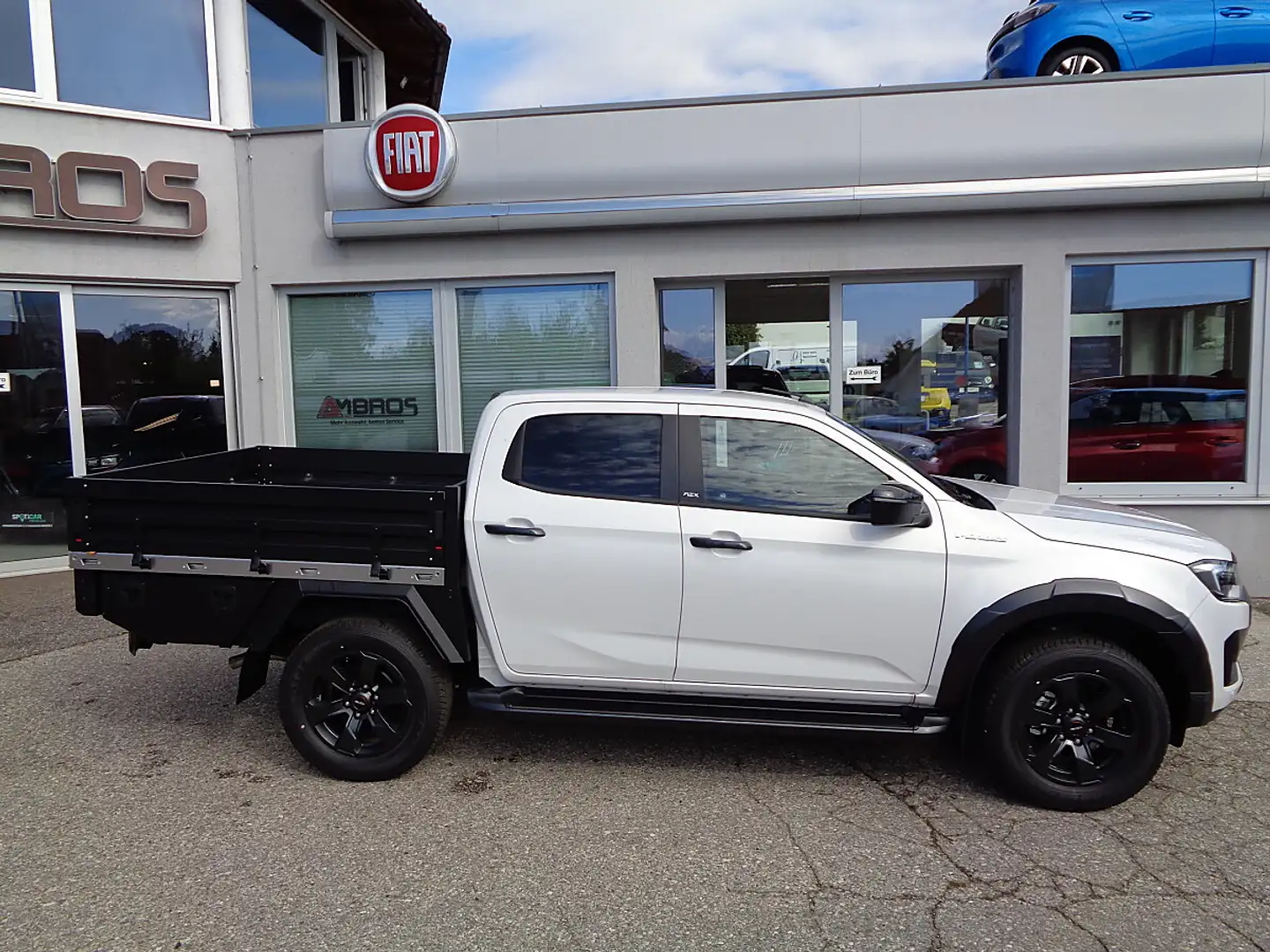 Isuzu D-Max D-MAX Double Cab V-Cross 4WD Aut. FLEX UMBAU NO... Weiß - 2