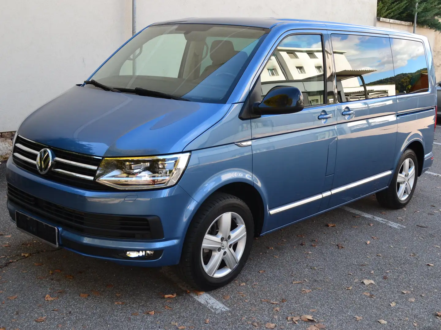 Volkswagen T6 Multivan Multivan Generation Six 2,0 TDI BMT DSG Blau - 1
