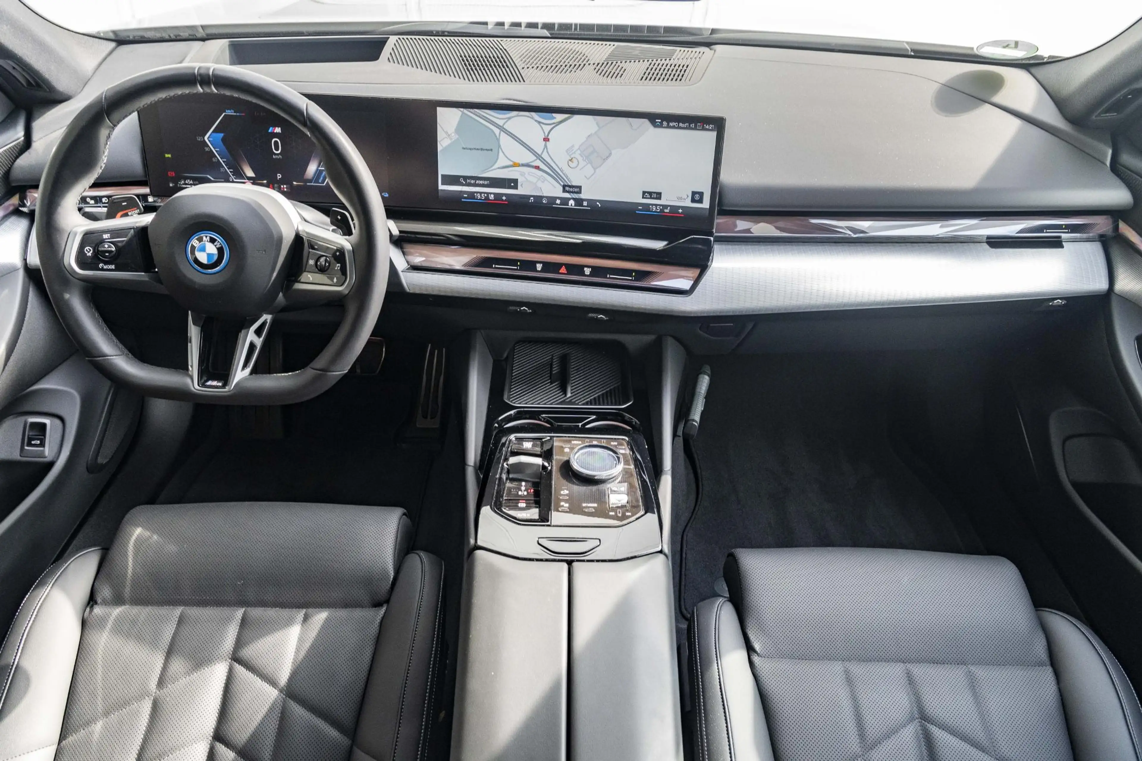 BMW 550 5 Serie 550e xDrive Touring | M Sportpakket Pro | — photo 3