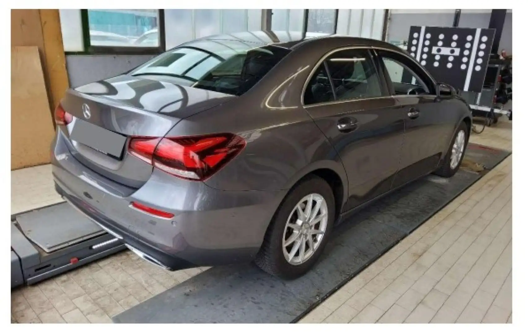 Mercedes-Benz A 180 Progressive Gris - 2