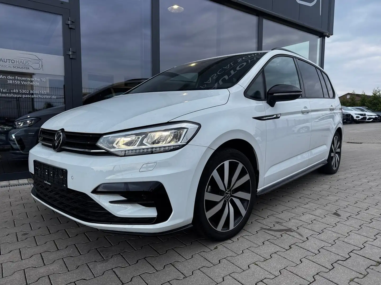 Volkswagen Touran R-Line 1.5 TSI/DSG/LED/VIRTUAL/AHK/7 SITZ Weiß - 2