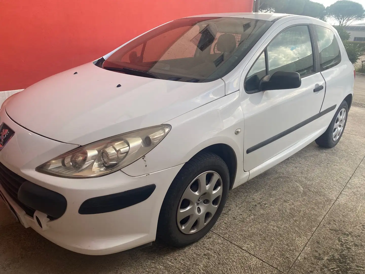 Peugeot 307 307 3p 1.6 hdi 16v D-Sign Bianco - 2