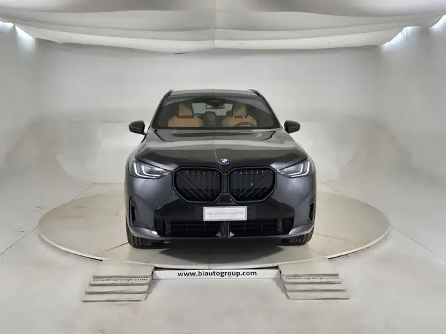 BMW X3 view 3