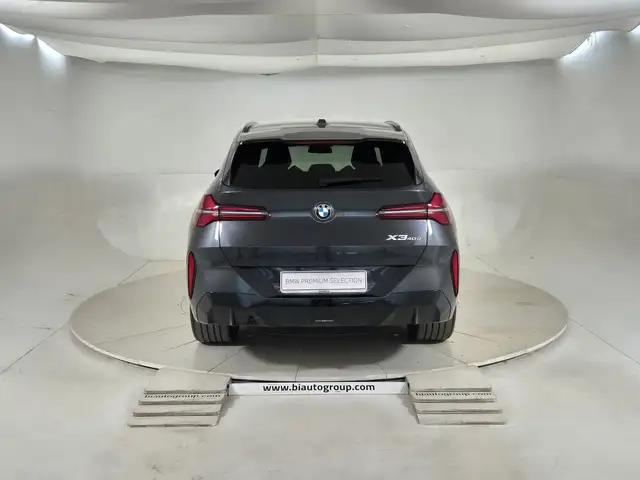 BMW X3 view 4