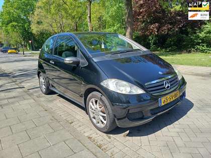 Mercedes-Benz A 150 burning price 1950 €