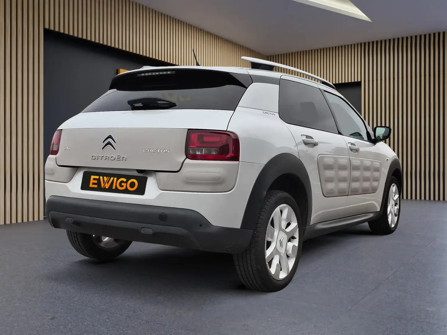 Citroen C4 Cactus 1.2 PURETECH 110 ONE-TONE / ENTRETIEN CONSTRUCTEUR / KIT DISTRIBUTION FAIT - 2