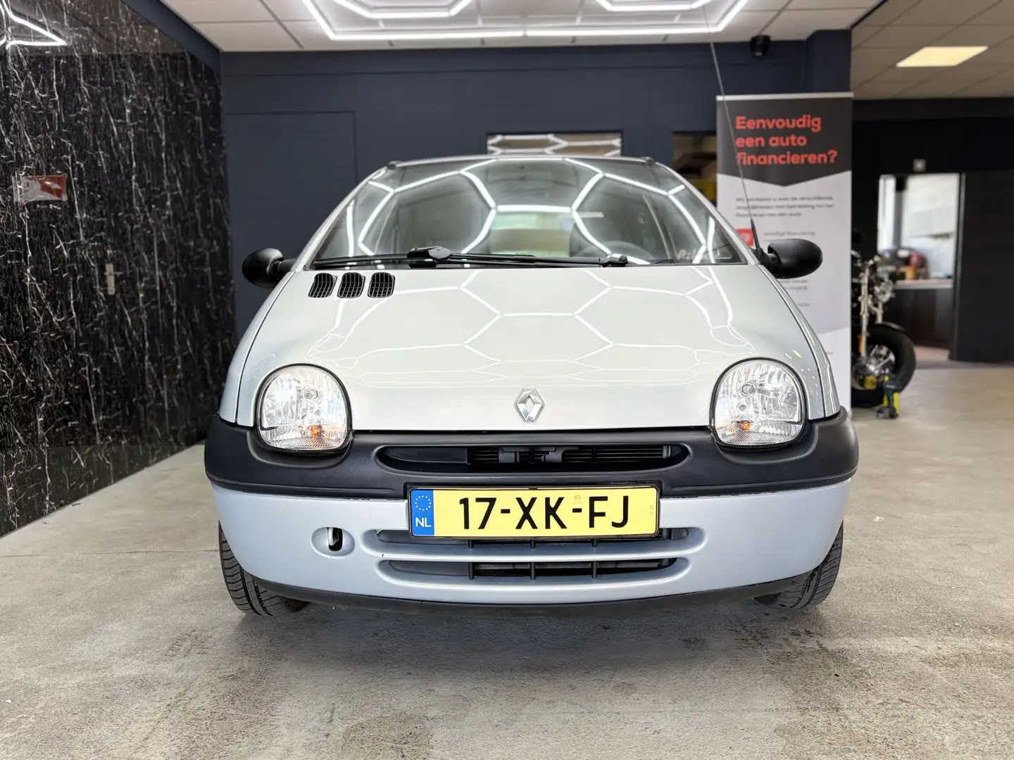 Renault Twingo 1.2 Emotion Grau - 2