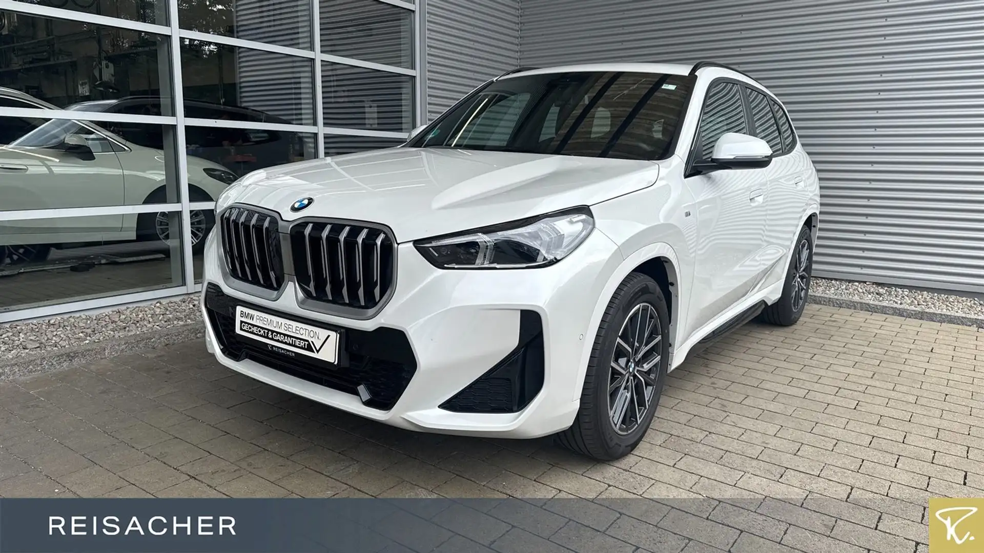 BMW X1 xDrive 20dA M-Sport Navi ACC RüKa H&K AHK Weiß - 1