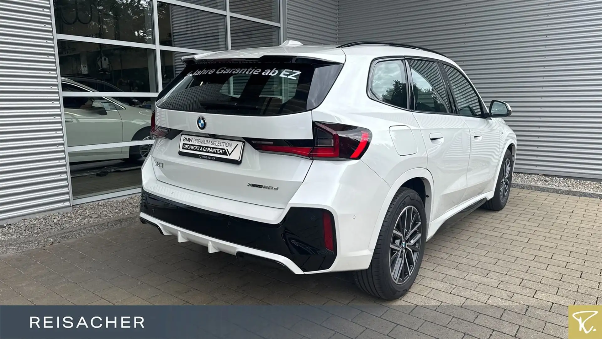 BMW X1 xDrive 20dA M-Sport Navi ACC RüKa H&K AHK Weiß - 2