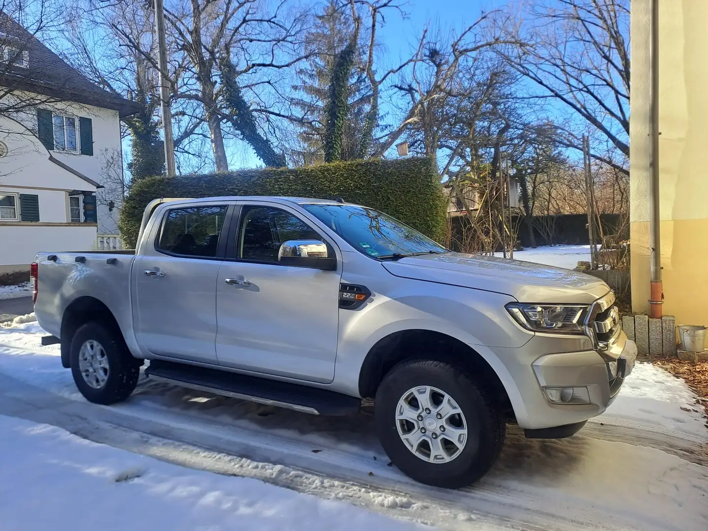 Ford Ranger XLT Silber - 2