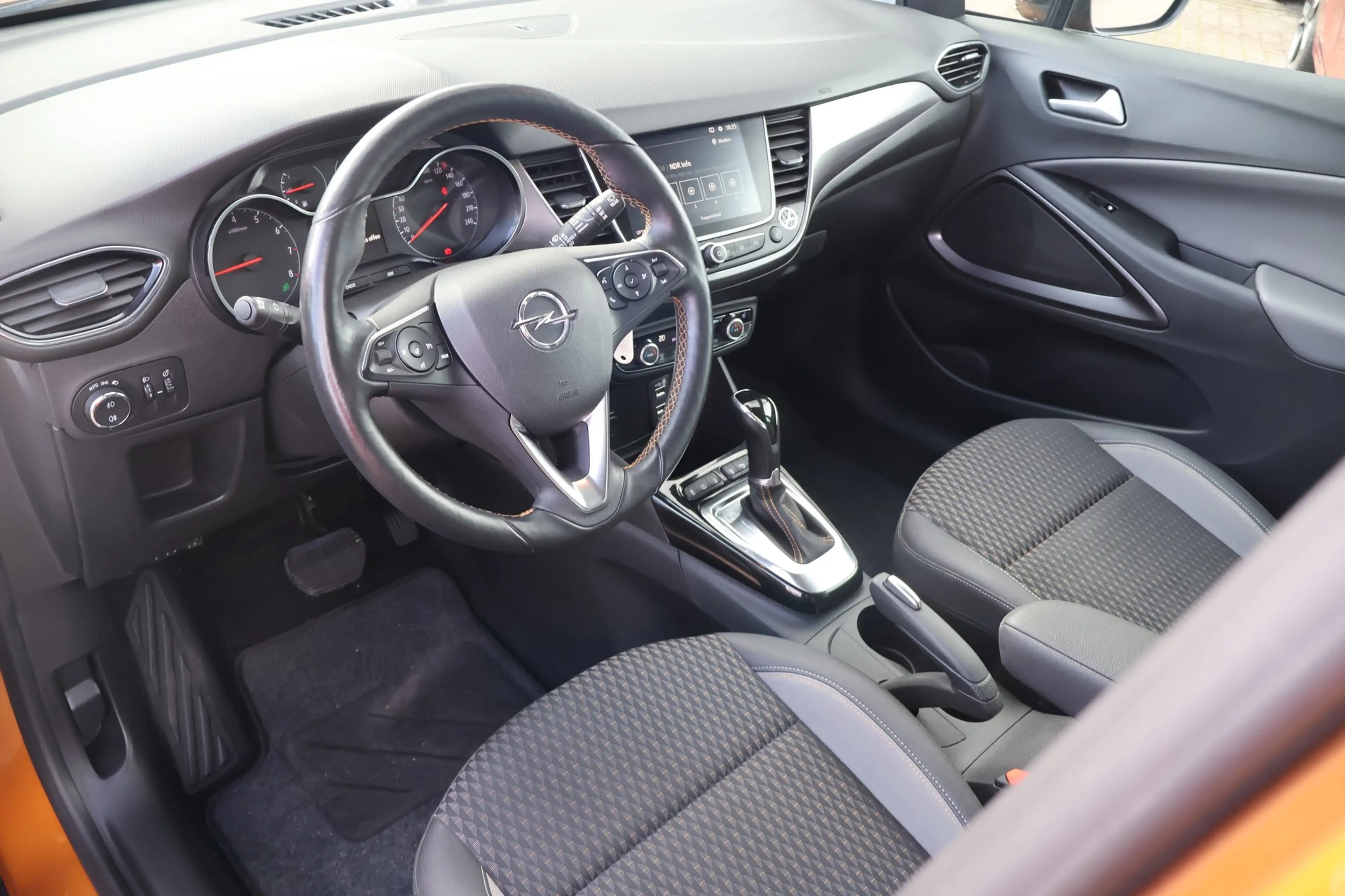 Opel Crossland 1.2 Turbo Aut. Innovation Navi Kamera — photo 11