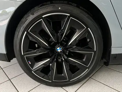 Annonce voiture d'occasion BMW i7 - CARADIZE