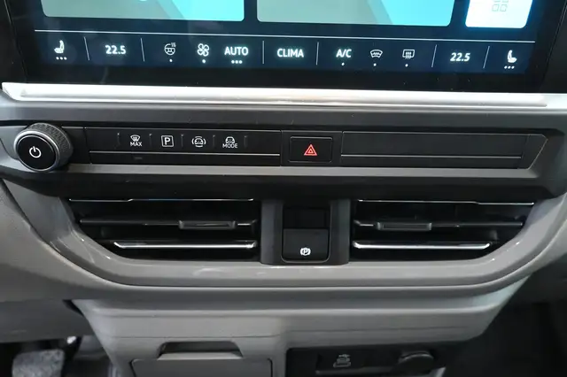 Volkswagen T7 Caravelle VW T7 Caravelle Life LR TDI Ansicht 30