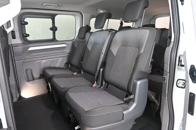 Volkswagen T7 Caravelle VW T7 Caravelle Life LR TDI Ansicht 12