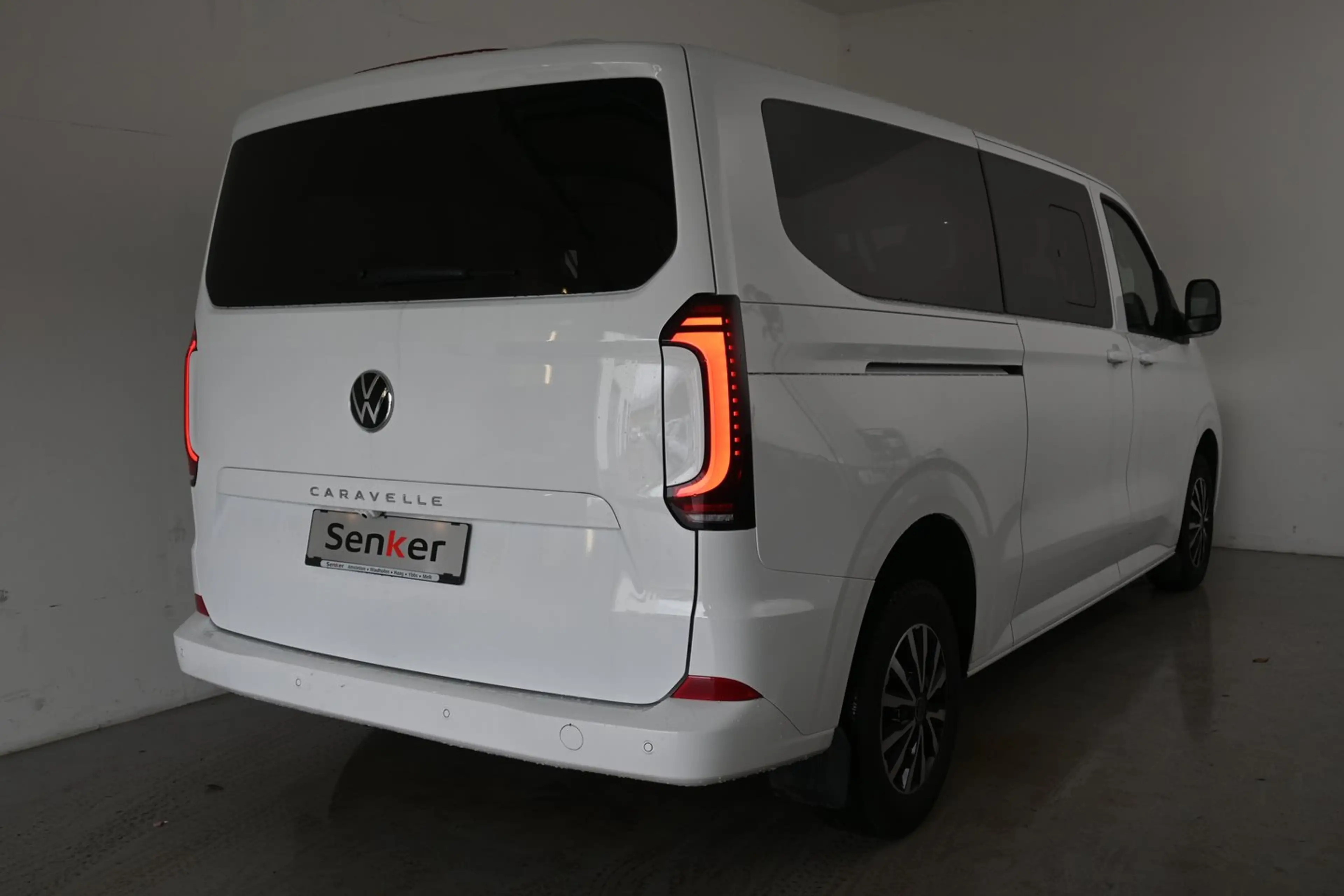 Volkswagen T7 Caravelle VW T7 Caravelle Life LR TDI — photo 2
