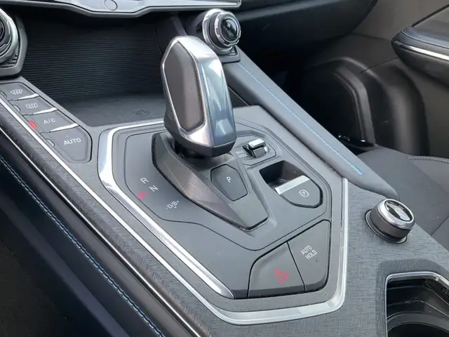Lynk & Co 01 view 12