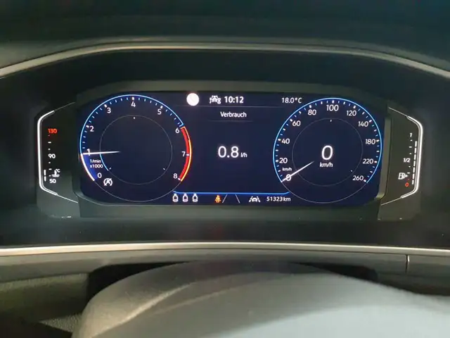 Volkswagen T-Roc view 11