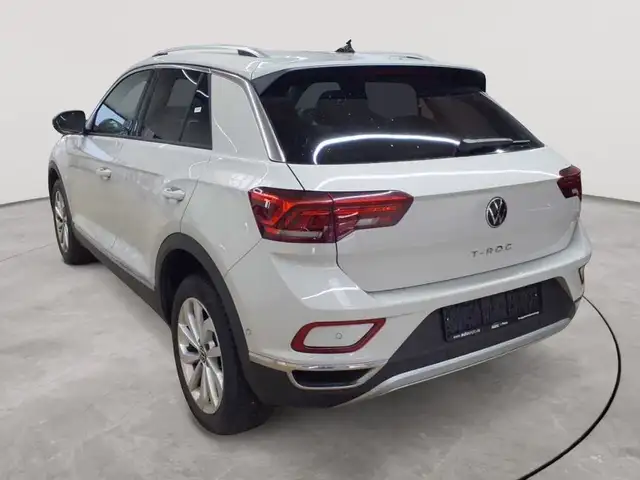 Volkswagen T-Roc view 5