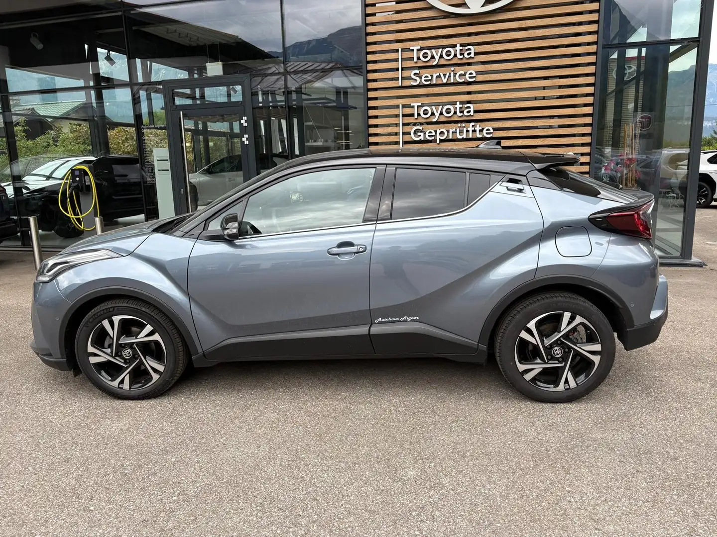 Toyota C-HR 1,8 l Hybrid C-Lub - 1