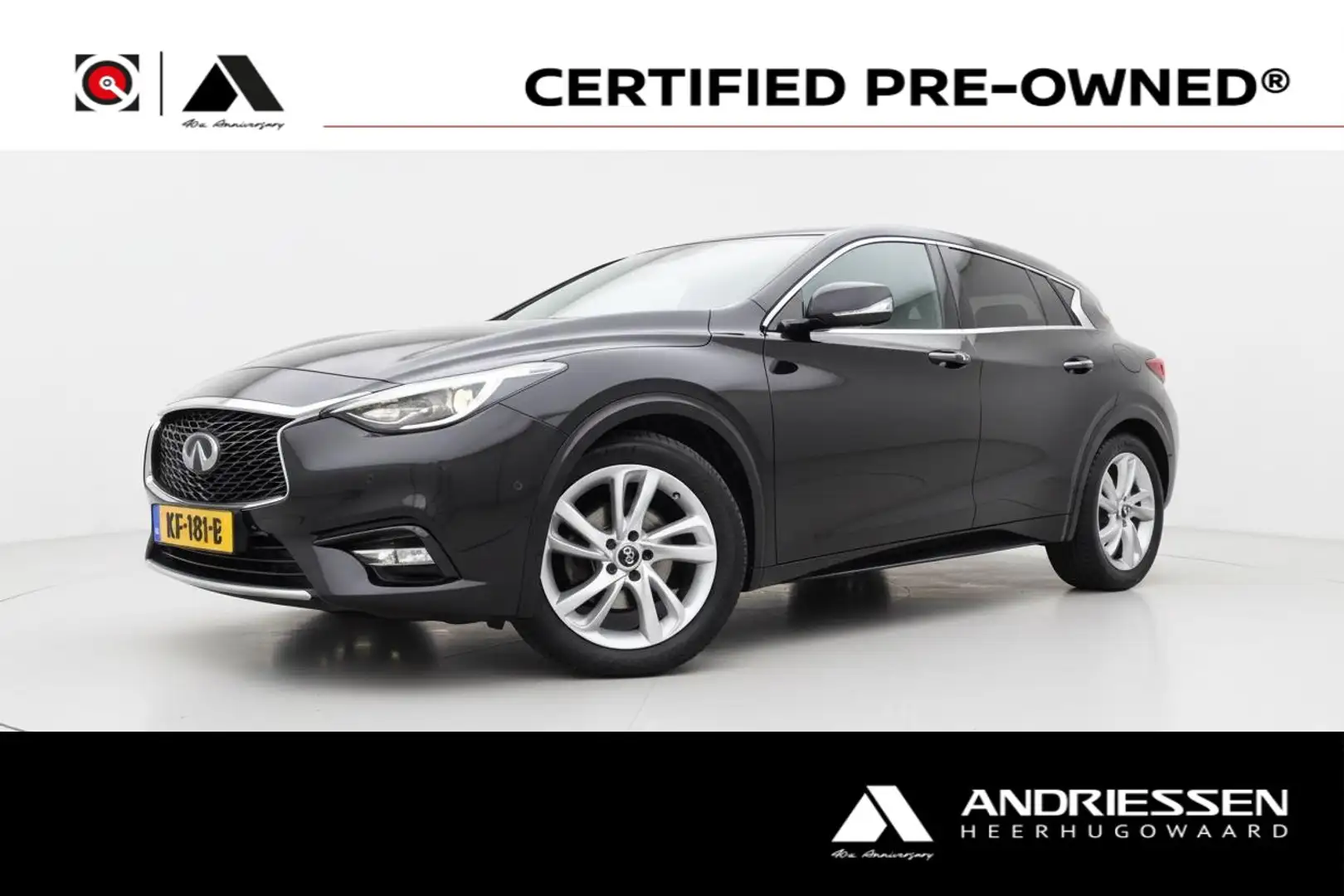 Infiniti Q30 1.6t Premium Schwarz - 1