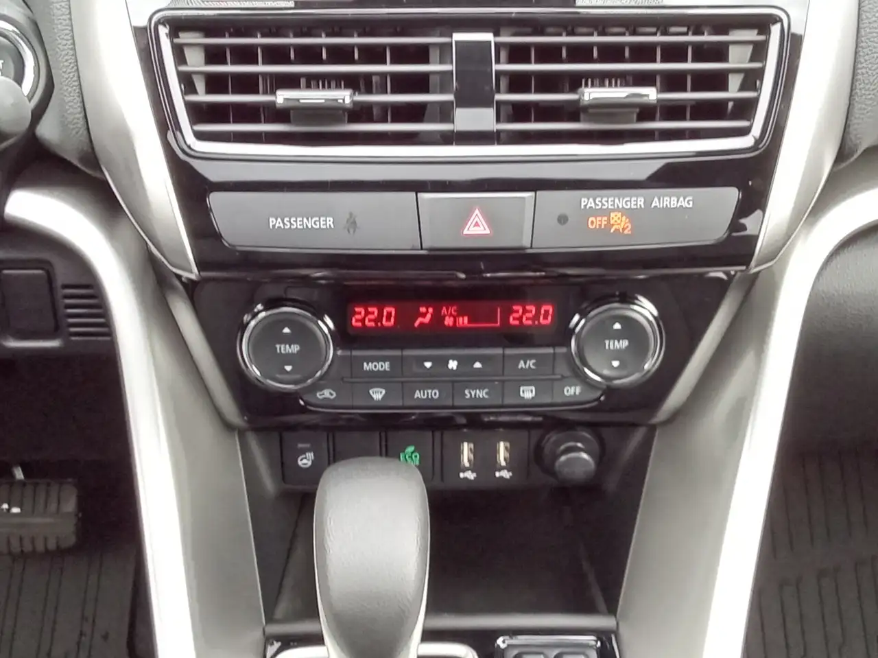 Mitsubishi Eclipse Cross снимка Mitsubishi Eclipse Cross